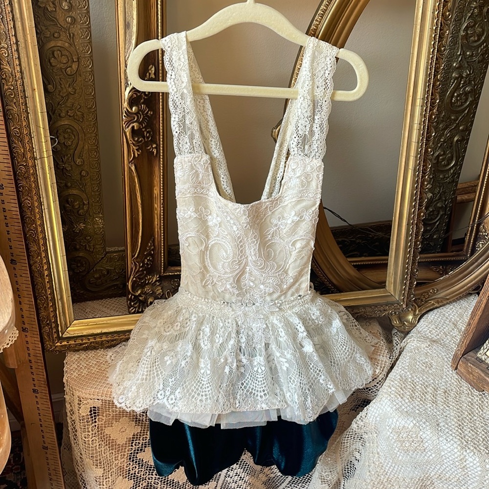 Lace & Emerald Velvet Photography Romper‎